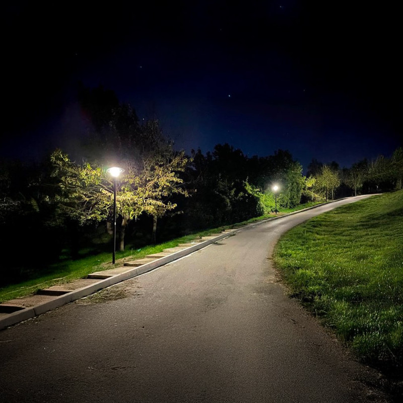 Lampadaire Solaire complet ZS-LR18-Mat3